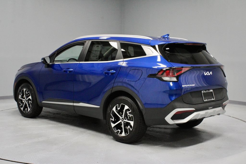 Used 2024 Kia Sportage EX AWD/4WD image 10