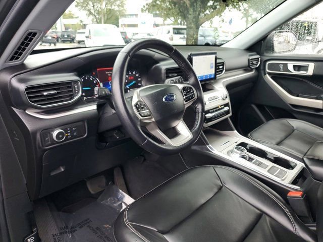 Certified 2022 Ford Explorer XLT w/ Equipment Group 202A image 17