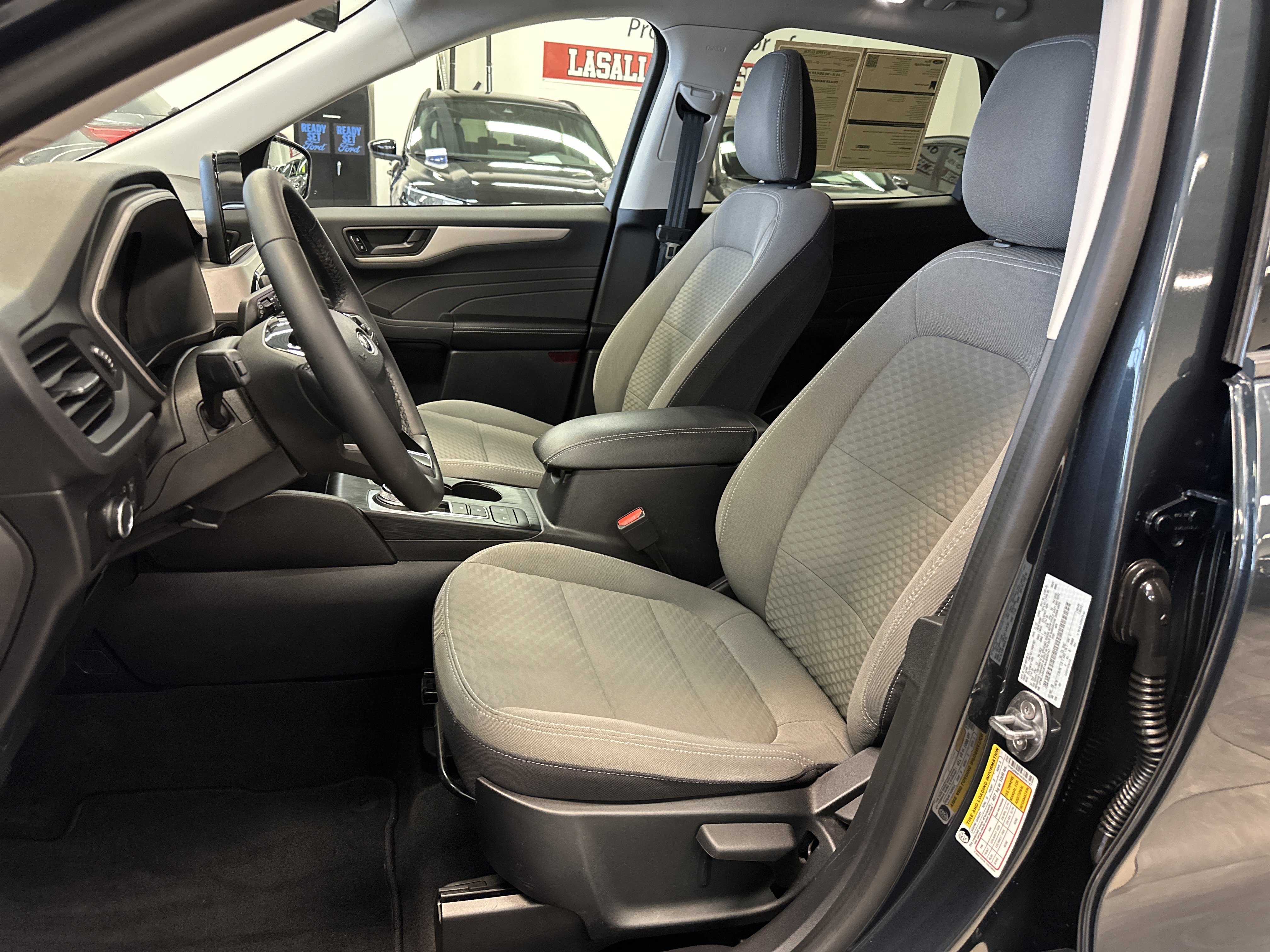 Certified 2022 Ford Escape SE w/ Cold Weather Package image 4