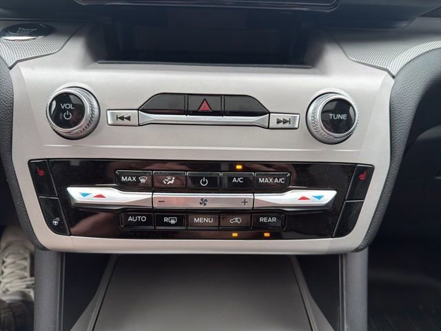 Certified 2023 Ford Explorer XLT w/ Equipment Group 202A image 35