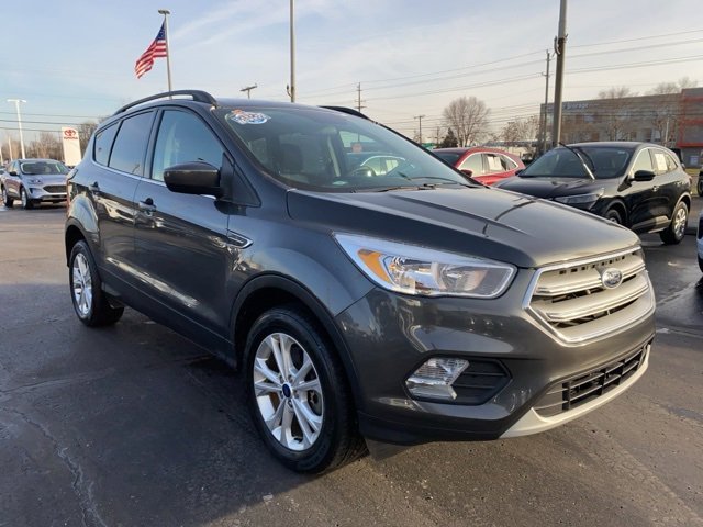 Certified 2018 Ford Escape SE w/ SE Sync 3 Package image 3