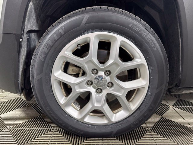 Used 2018 Jeep Renegade Latitude FWD image 10