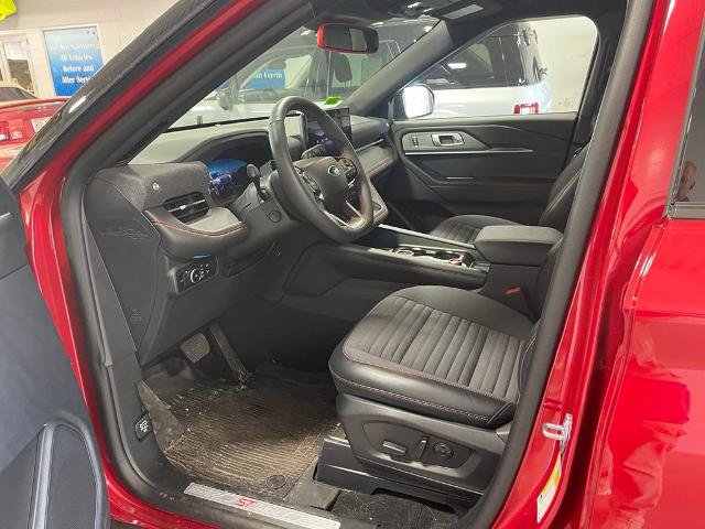 Certified 2025 Ford Explorer ST-Line w/ Premium Package AWD/4WD image 11