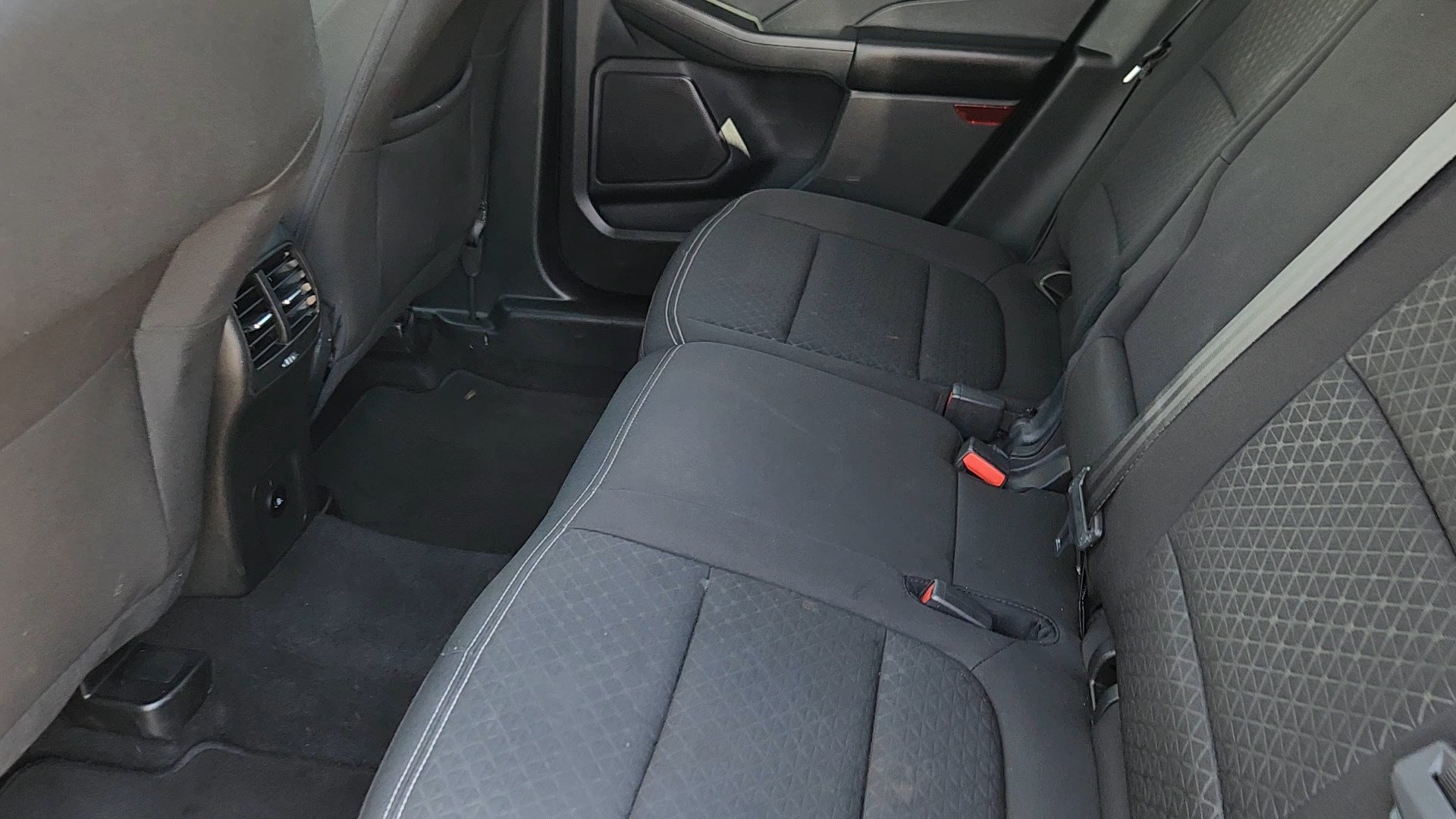 Certified 2024 Ford Escape Active AWD/4WD image 30