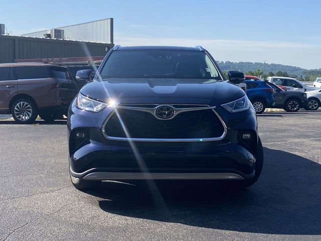 Used 2023 Toyota Highlander Platinum FWD image 8