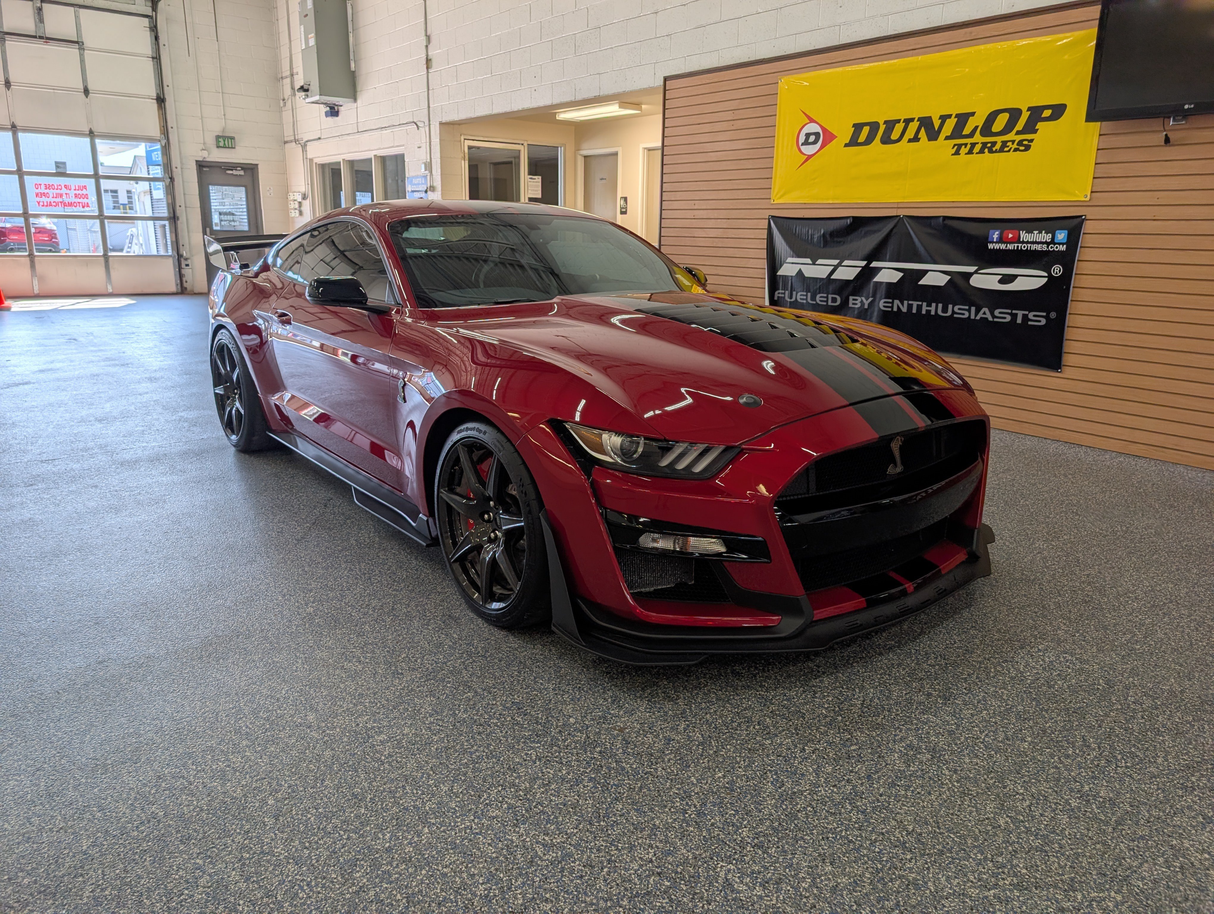 Certified 2020 Ford Mustang Shelby GT500 w/ Carbon Fiber Track Pack RWD image 9