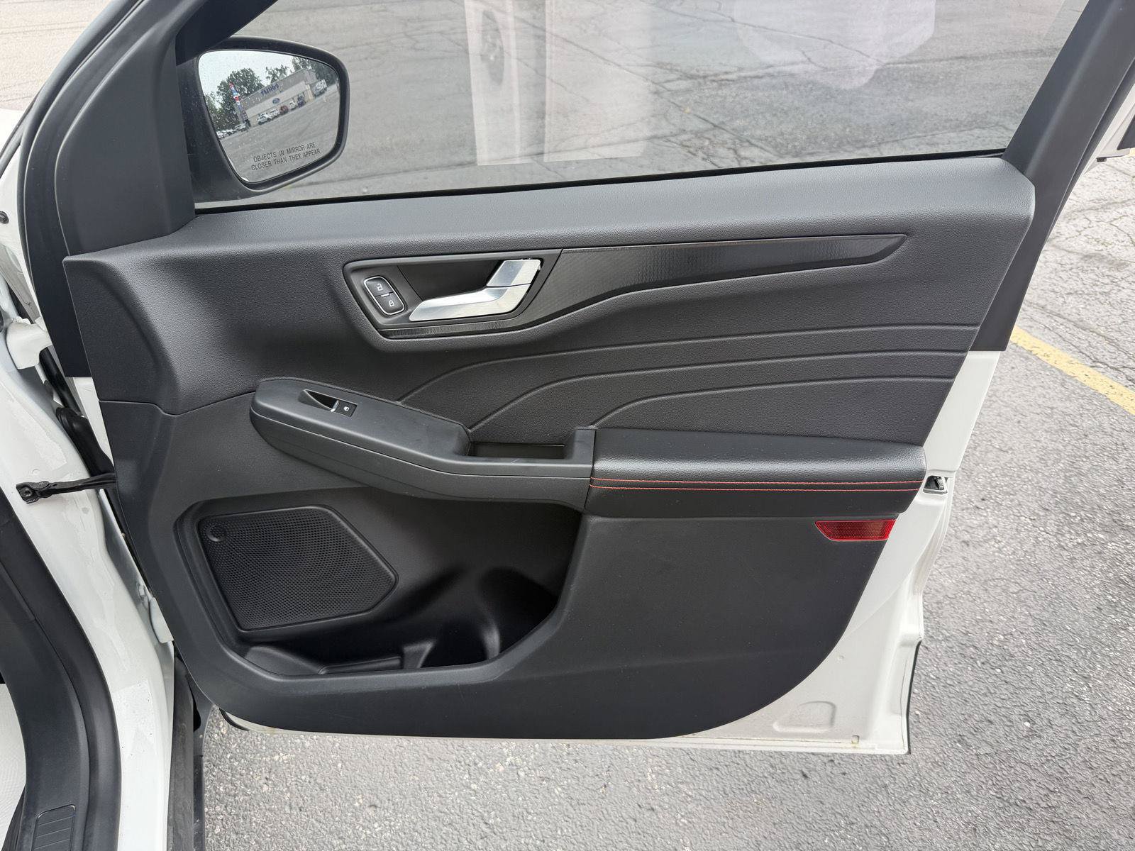 Certified 2022 Ford Escape SEL w/ SEL Stealth AWD Package image 30