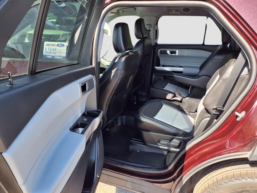 Certified 2023 Ford Explorer XLT w/ Equipment Group 202A AWD/4WD image 29