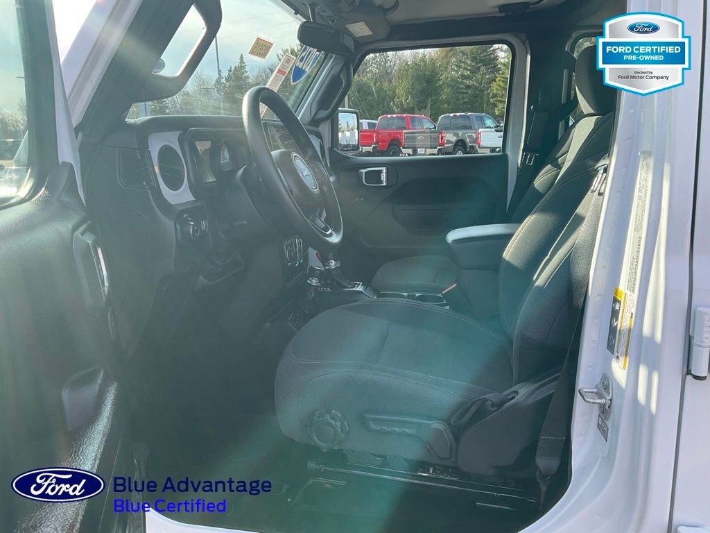 Used 2025 Jeep Gladiator Sport AWD/4WD image 12