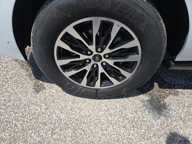 Certified 2025 Ford Expedition Platinum AWD/4WD image 7