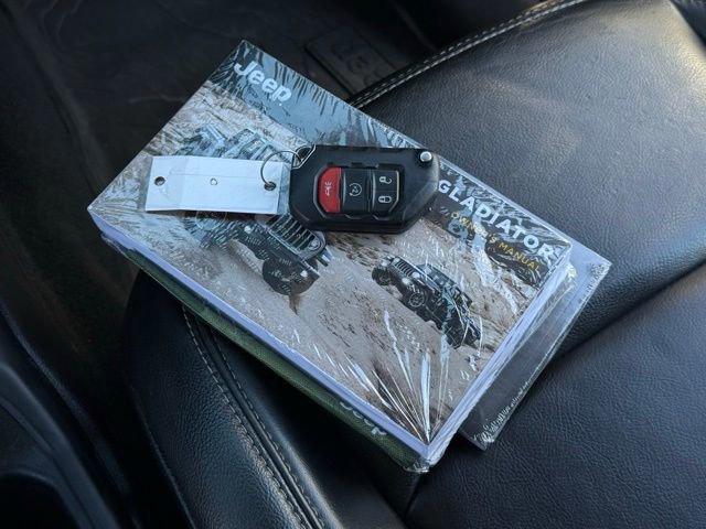 Used 2022 Jeep Gladiator Overland w/ Popular Equipment Package image 17
