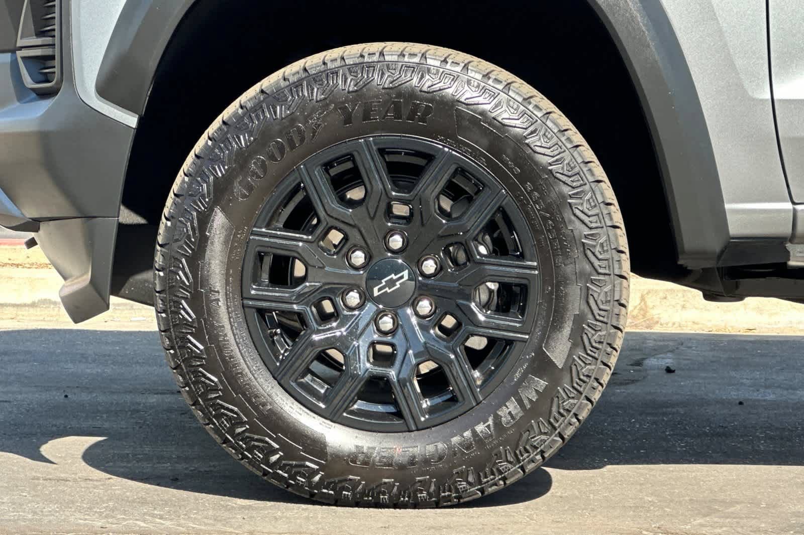 Used 2026 Chevrolet Colorado Trail Boss AWD/4WD image 26
