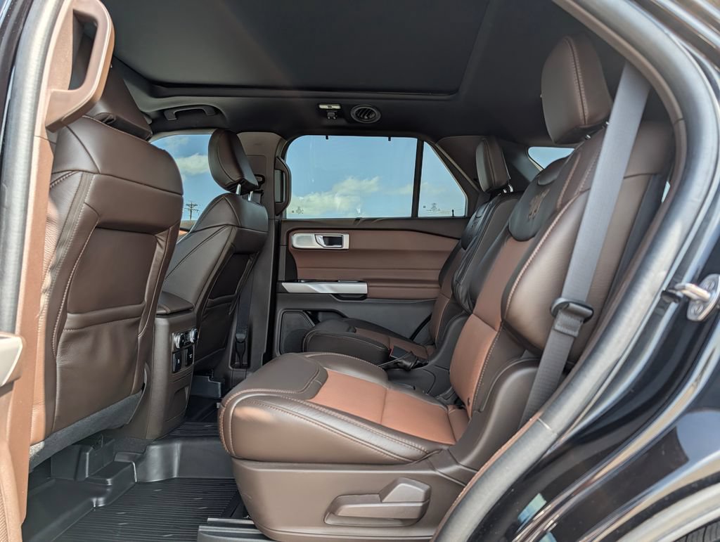 Certified 2024 Ford Explorer King Ranch w/ Technology Package AWD/4WD image 13