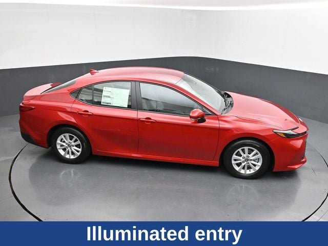 Used 2025 Toyota Camry LE FWD image 32