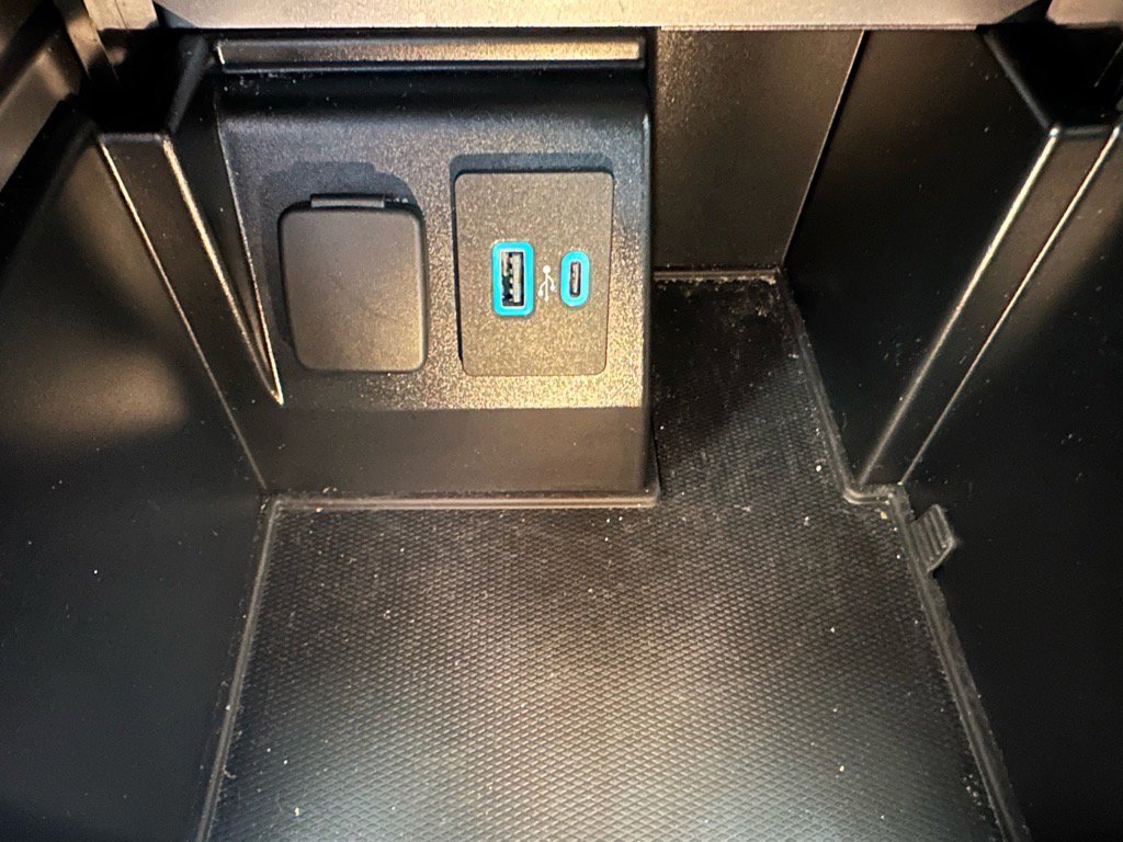 Certified 2020 Ford Explorer XLT w/ Equipment Group 202A image 43