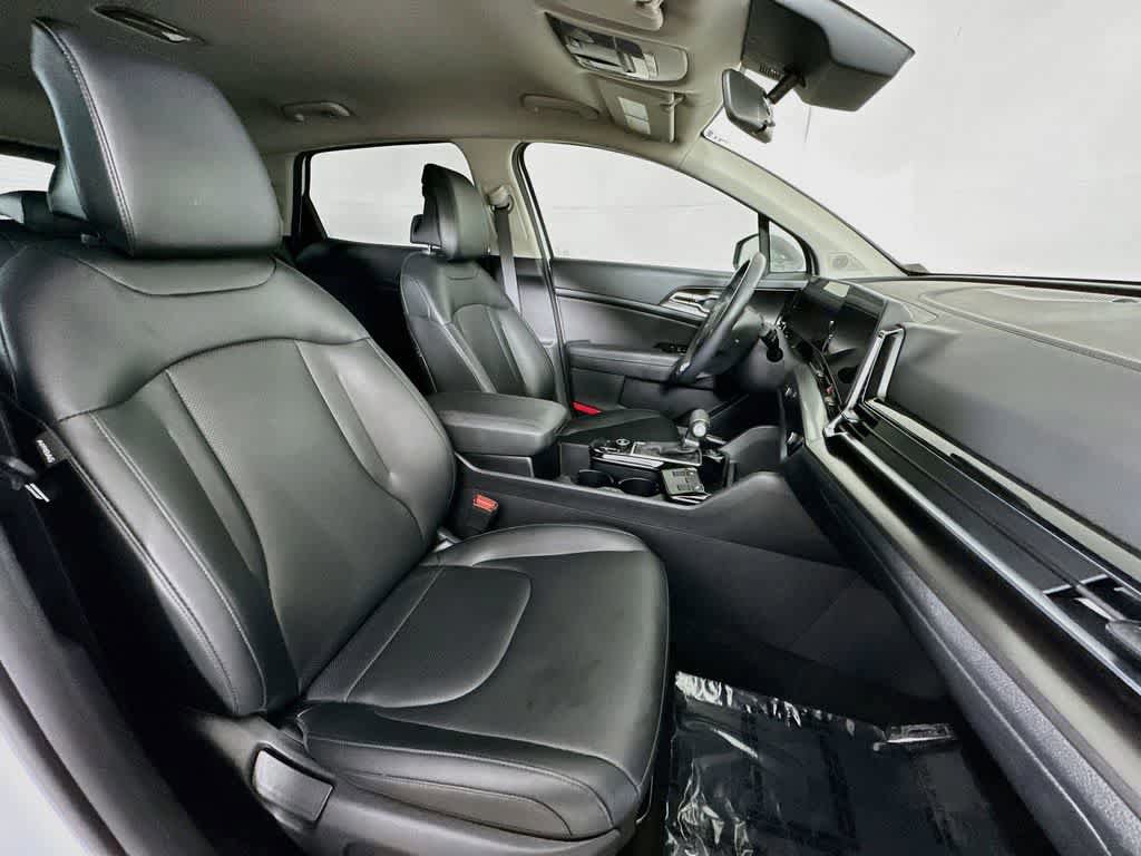 Used 2025 Kia Sportage EX FWD image 17