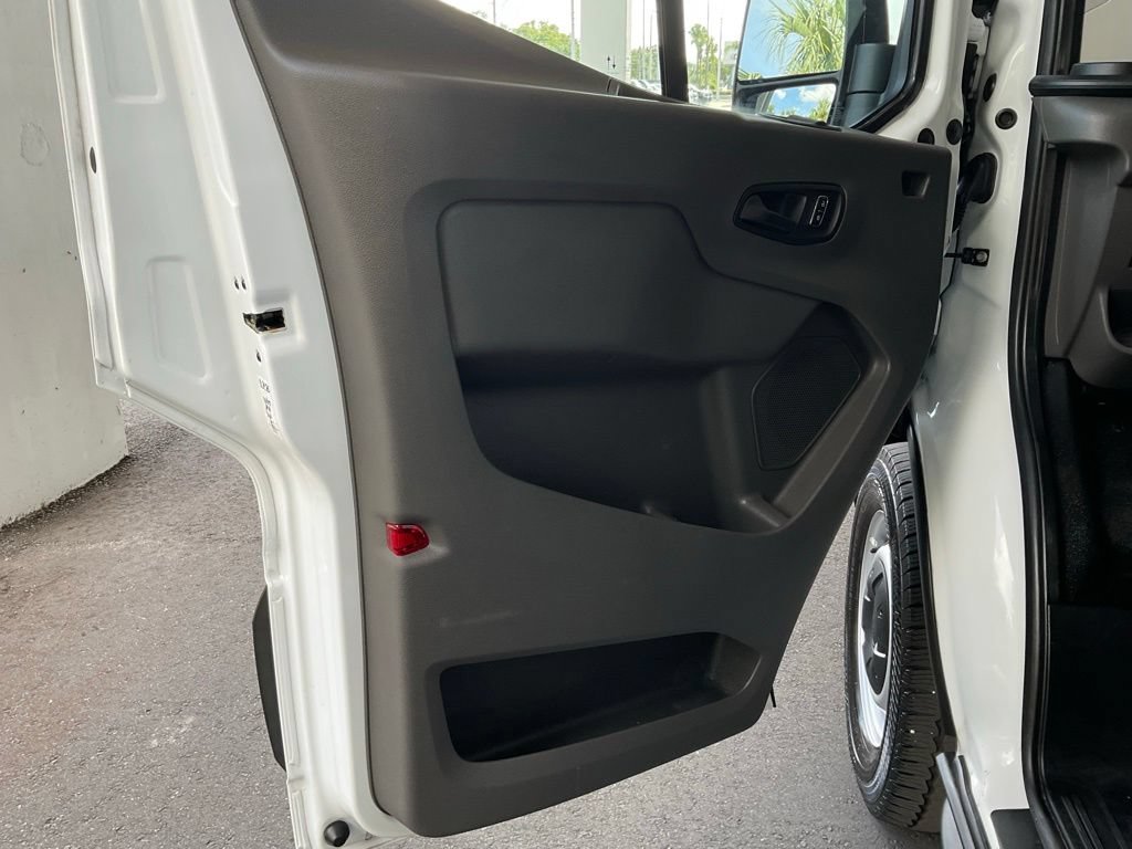 Certified 2025 Ford Transit 250 148 High Roof Extended RWD image 12