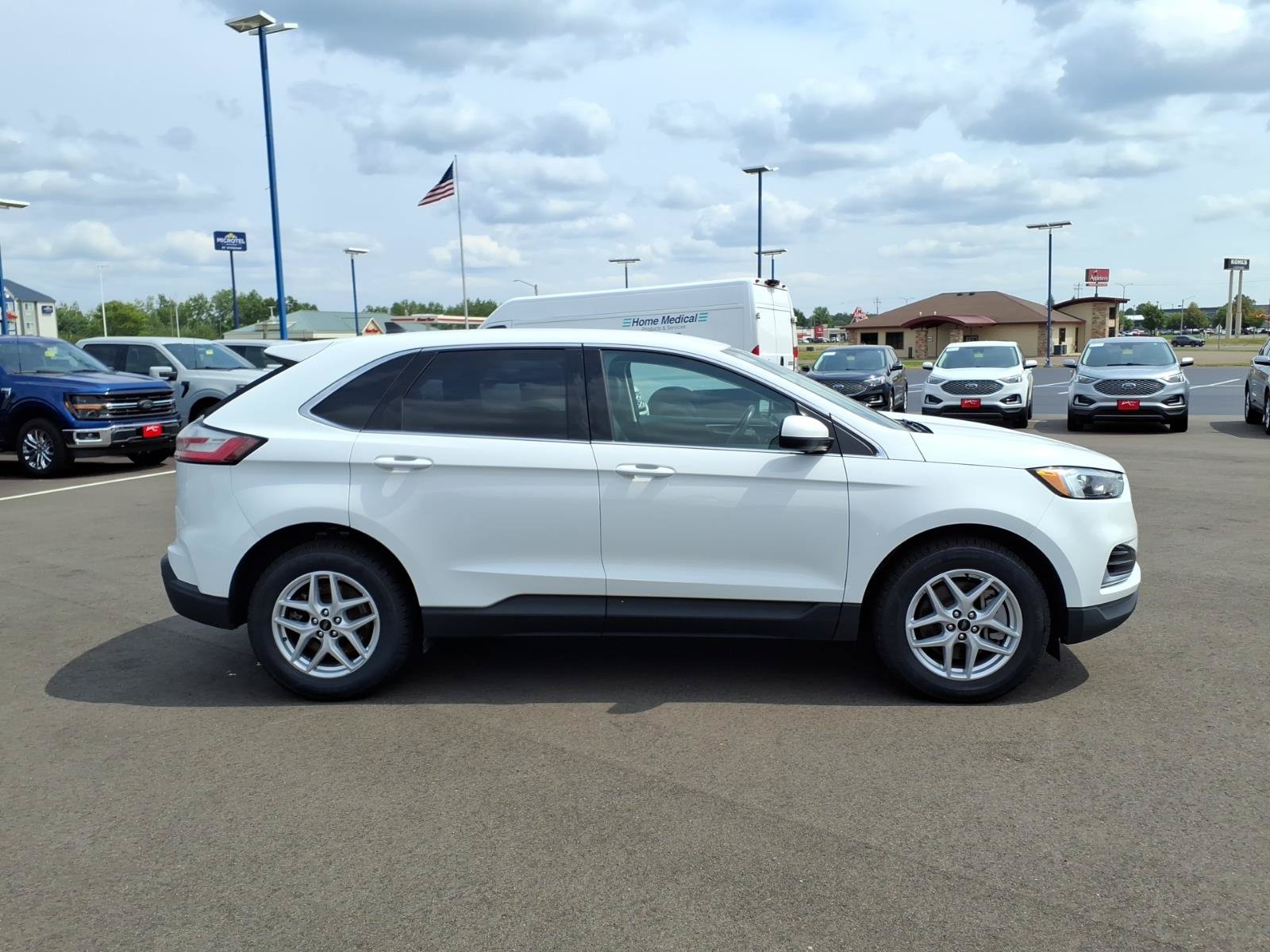 Certified 2024 Ford Edge SEL AWD/4WD image 7