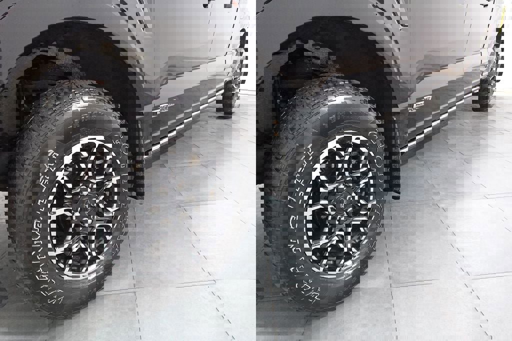 Certified 2021 Ford F150 Lariat w/ Equipment Group 502A High image 30