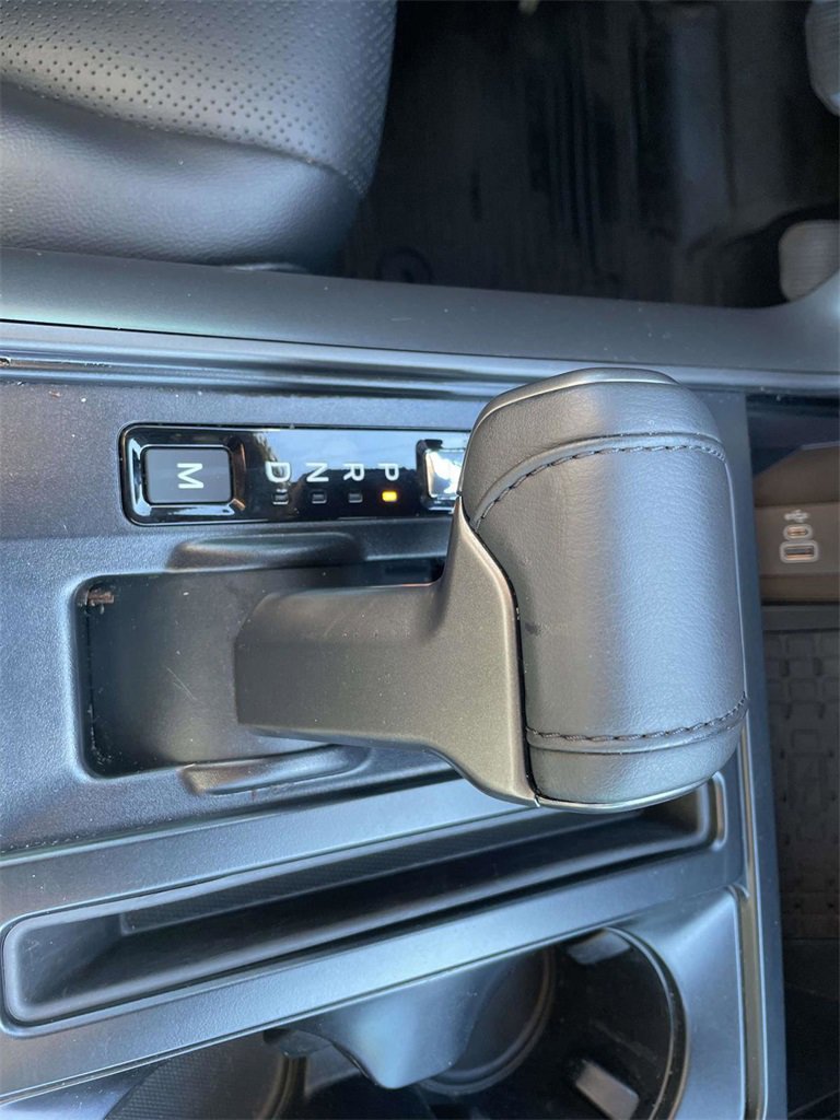 Certified 2025 Ford F150 Lariat w/ Equipment Group 502A High image 17