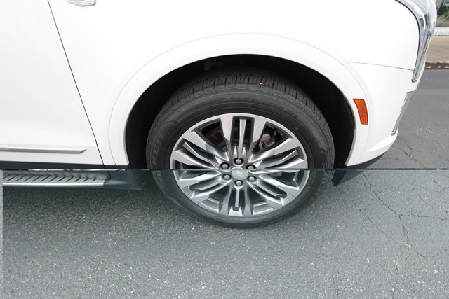 Used 2017 Cadillac XT5 Premium Luxury AWD/4WD image 4
