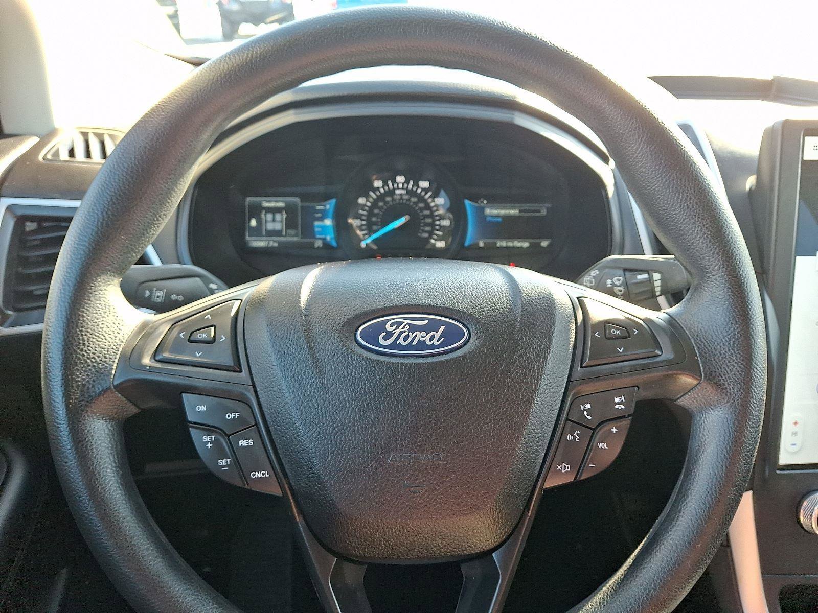 Certified 2023 Ford Edge SE w/ Black Appearance Package image 17