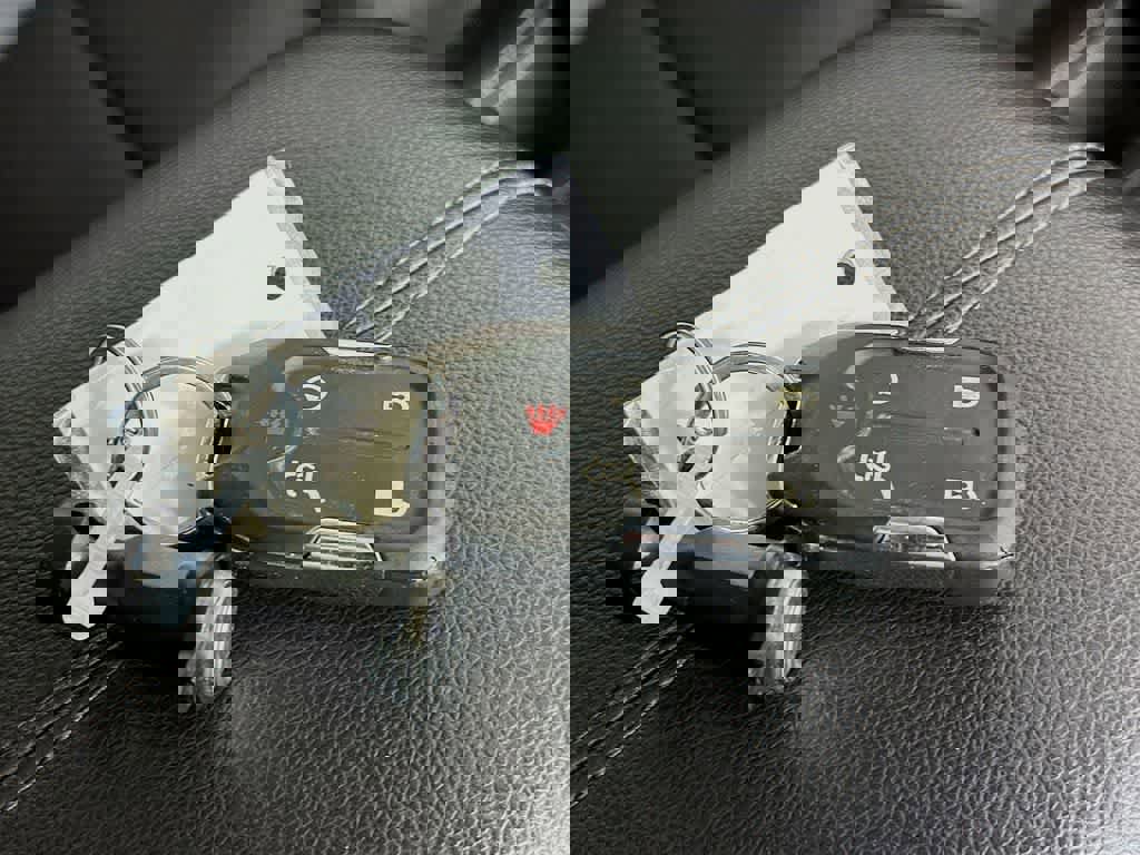 Used 2024 GMC Terrain SLT image 26