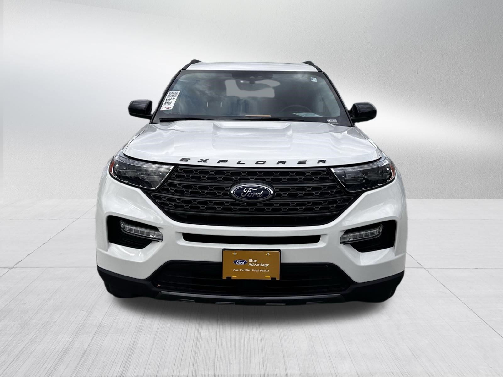 Certified 2024 Ford Explorer XLT w/ Equipment Group 202A AWD/4WD image 2