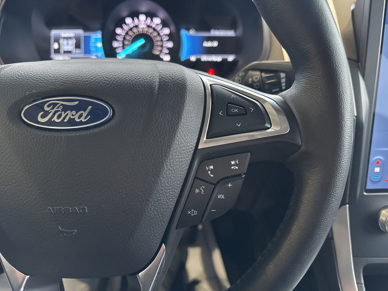 Certified 2023 Ford Edge SEL w/ Convenience Package image 30