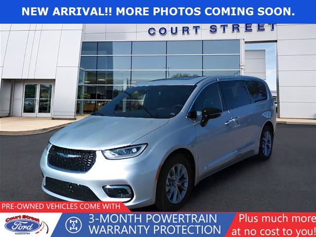 Used 2026 Chrysler Pacifica Limited