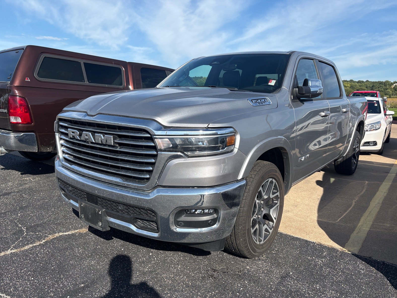 Used 2025 RAM 1500 Laramie AWD/4WD image 1