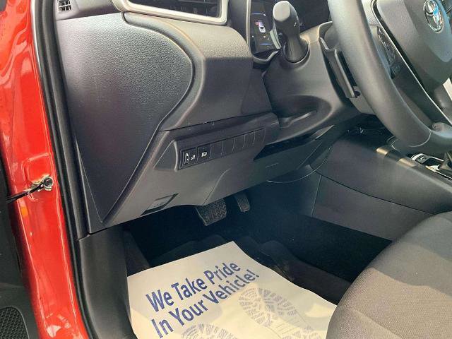 Used 2025 Toyota Corolla SE w/ SE Package FWD image 15