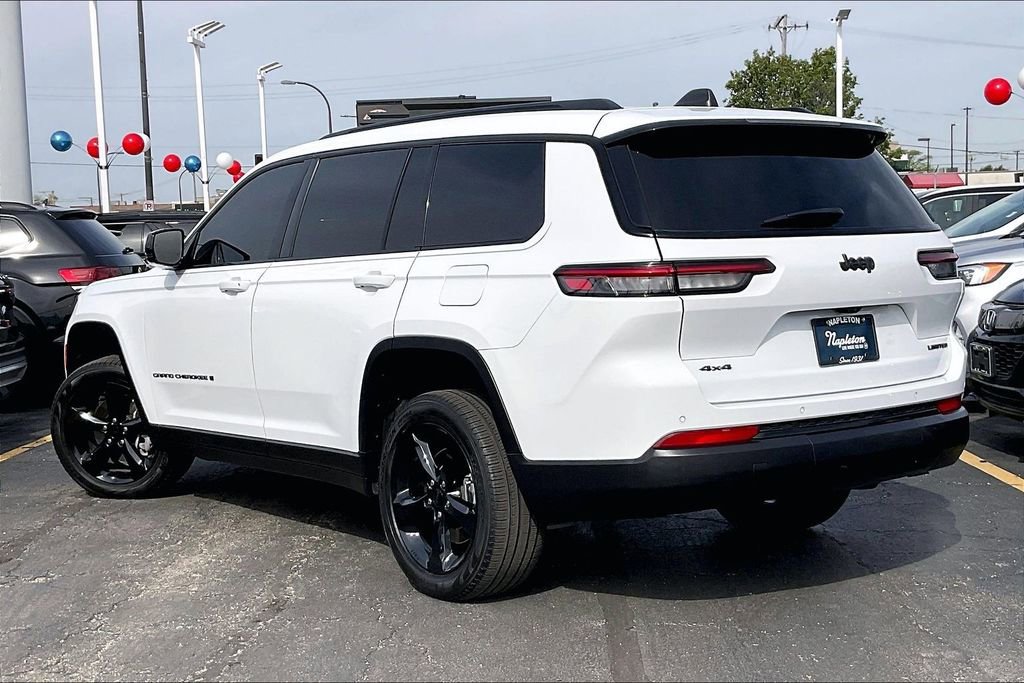 Used 2024 Jeep Grand Cherokee L Limited w/ Black Appearance Package AWD/4WD image 10