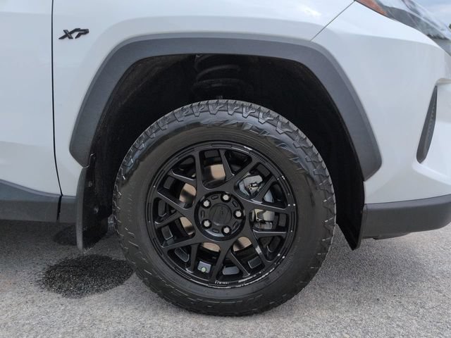 Used 2024 Toyota RAV4 XLE w/ Convenience Package FWD image 12