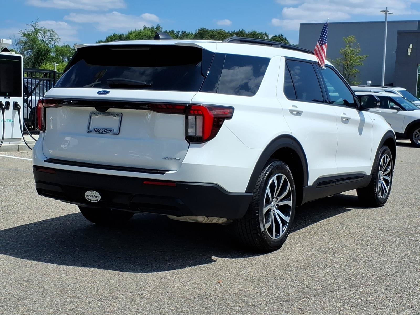 Certified 2025 Ford Explorer ST-Line AWD/4WD image 7