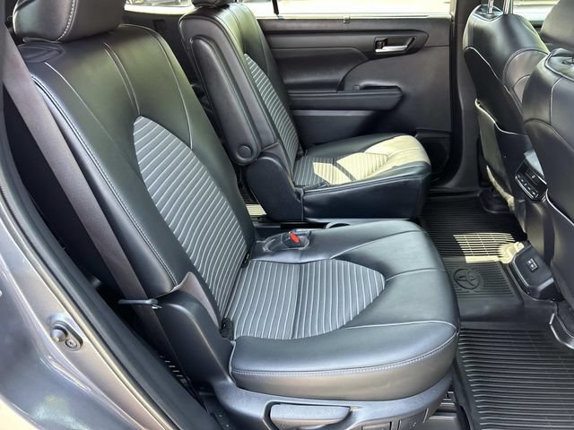 Used 2023 Toyota Highlander XSE FWD image 29