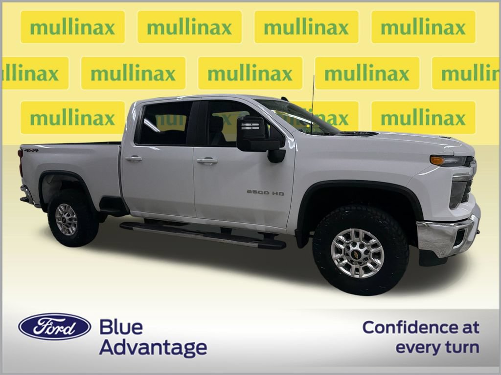 Used 2025 Chevrolet Silverado 2500 LT w/ Convenience Package AWD/4WD image 2
