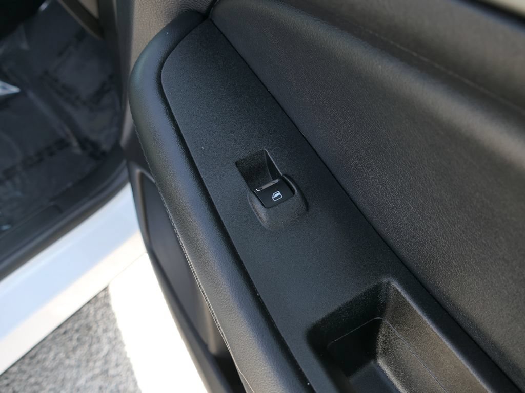 Certified 2020 Ford Edge SE FWD image 29
