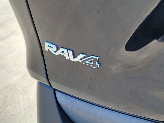 Used 2022 Toyota RAV4 XLE Premium image 21