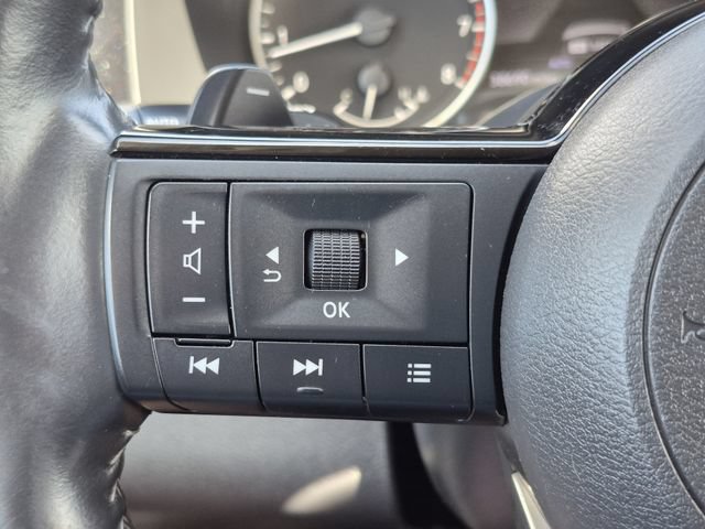 Used 2025 Nissan Pathfinder SL AWD/4WD image 16