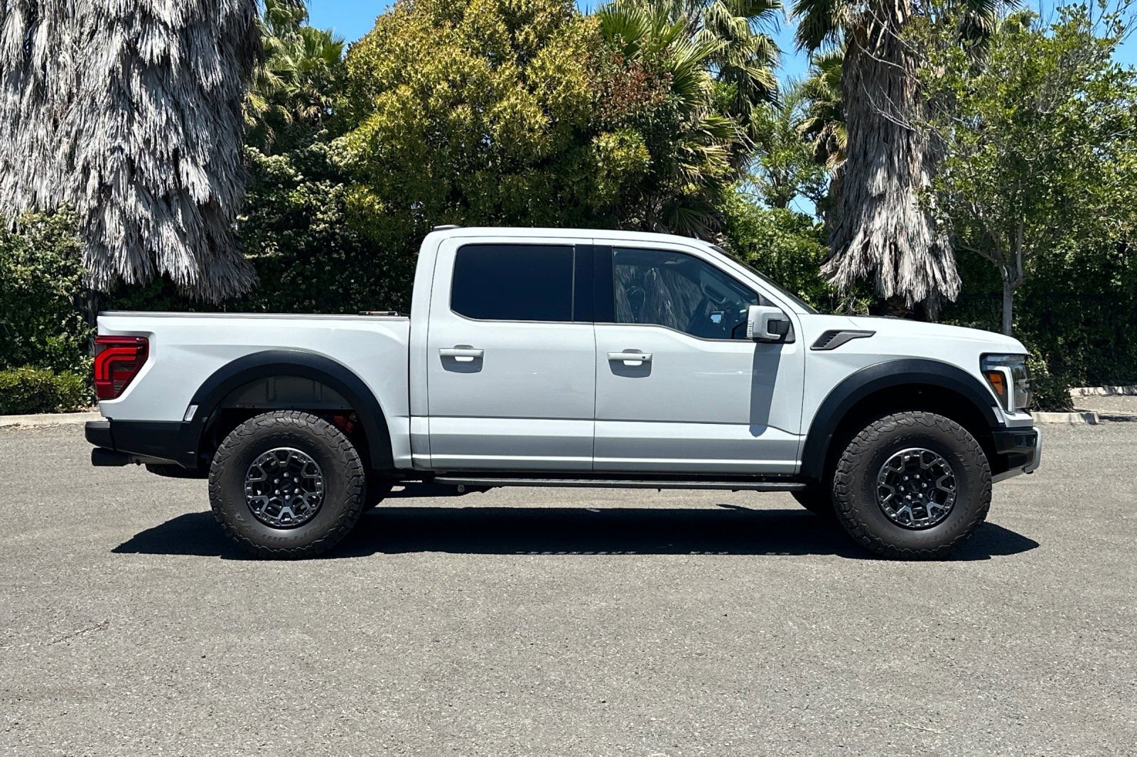 Certified 2024 Ford F150 Raptor AWD/4WD image 2