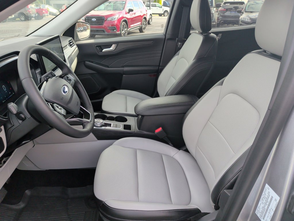 Certified 2023 Ford Escape Platinum AWD/4WD image 16