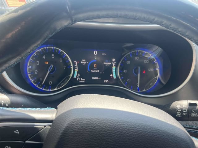 Used 2021 Chrysler Pacifica Touring-L FWD image 25