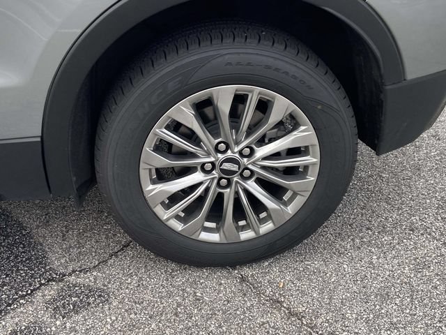 Used 2024 Cadillac XT4 Premium Luxury FWD image 9