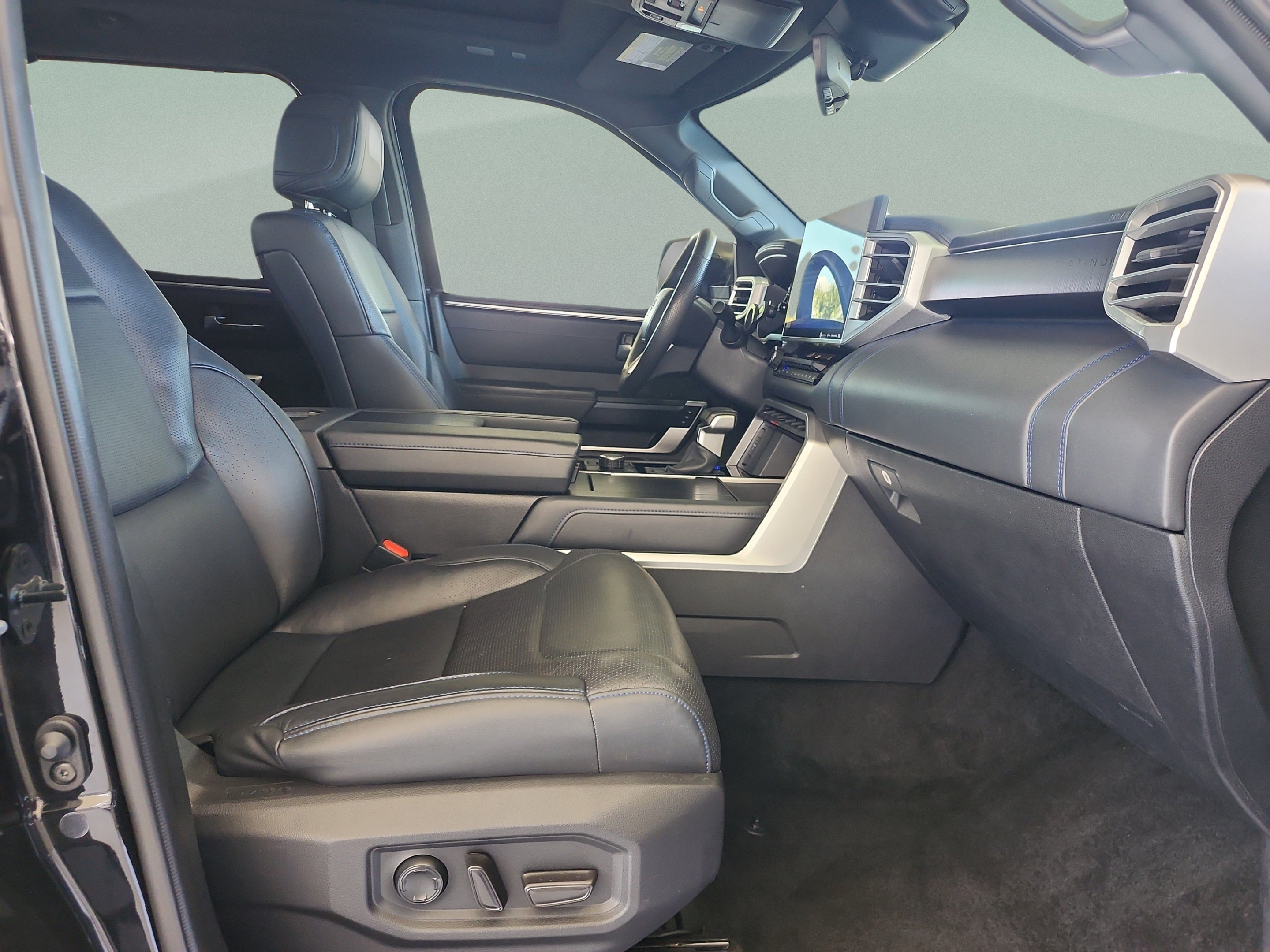 Used 2023 Toyota Tundra Platinum AWD/4WD image 20