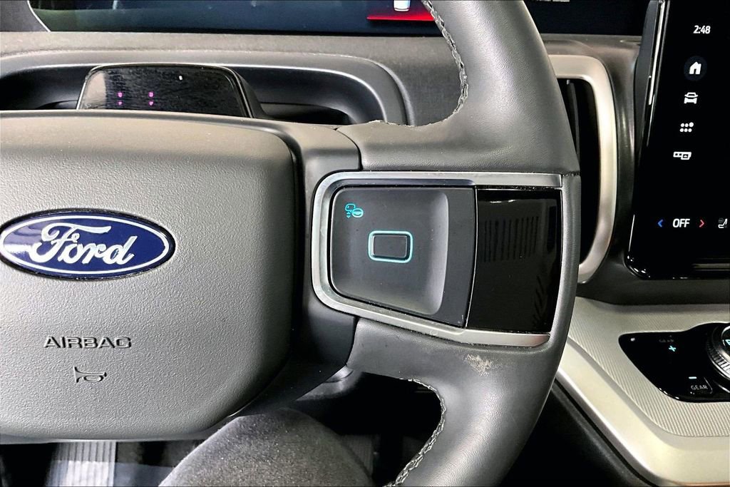 Certified 2025 Ford Expedition Active image 18