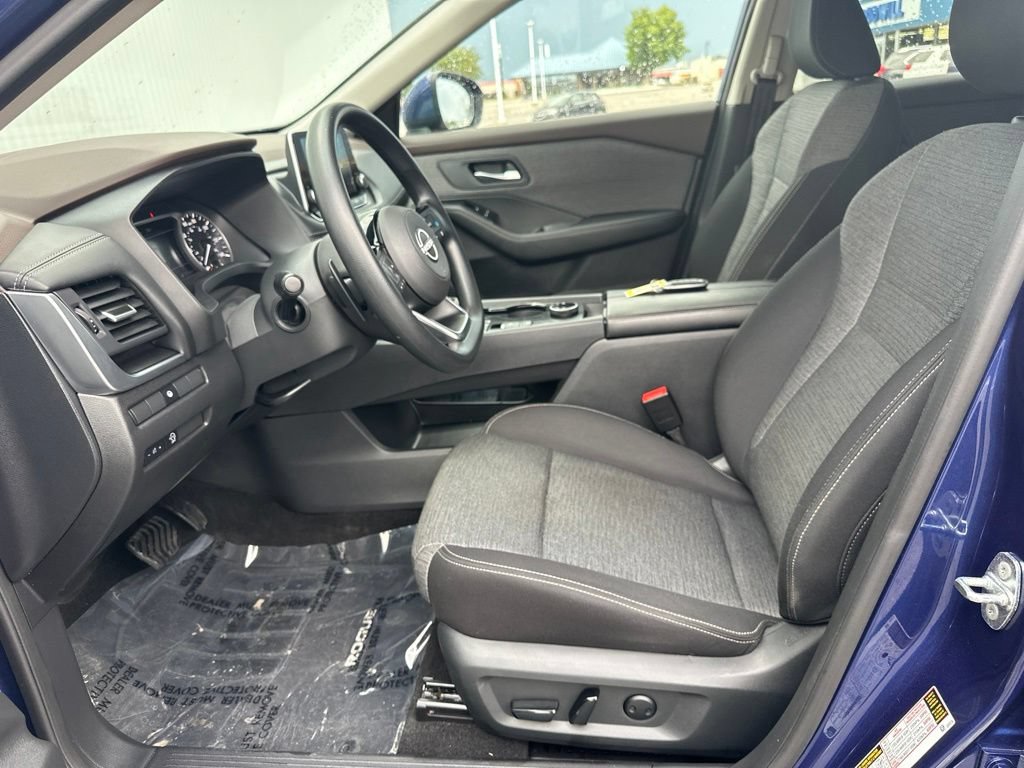Used 2023 Nissan Rogue SV AWD/4WD image 14