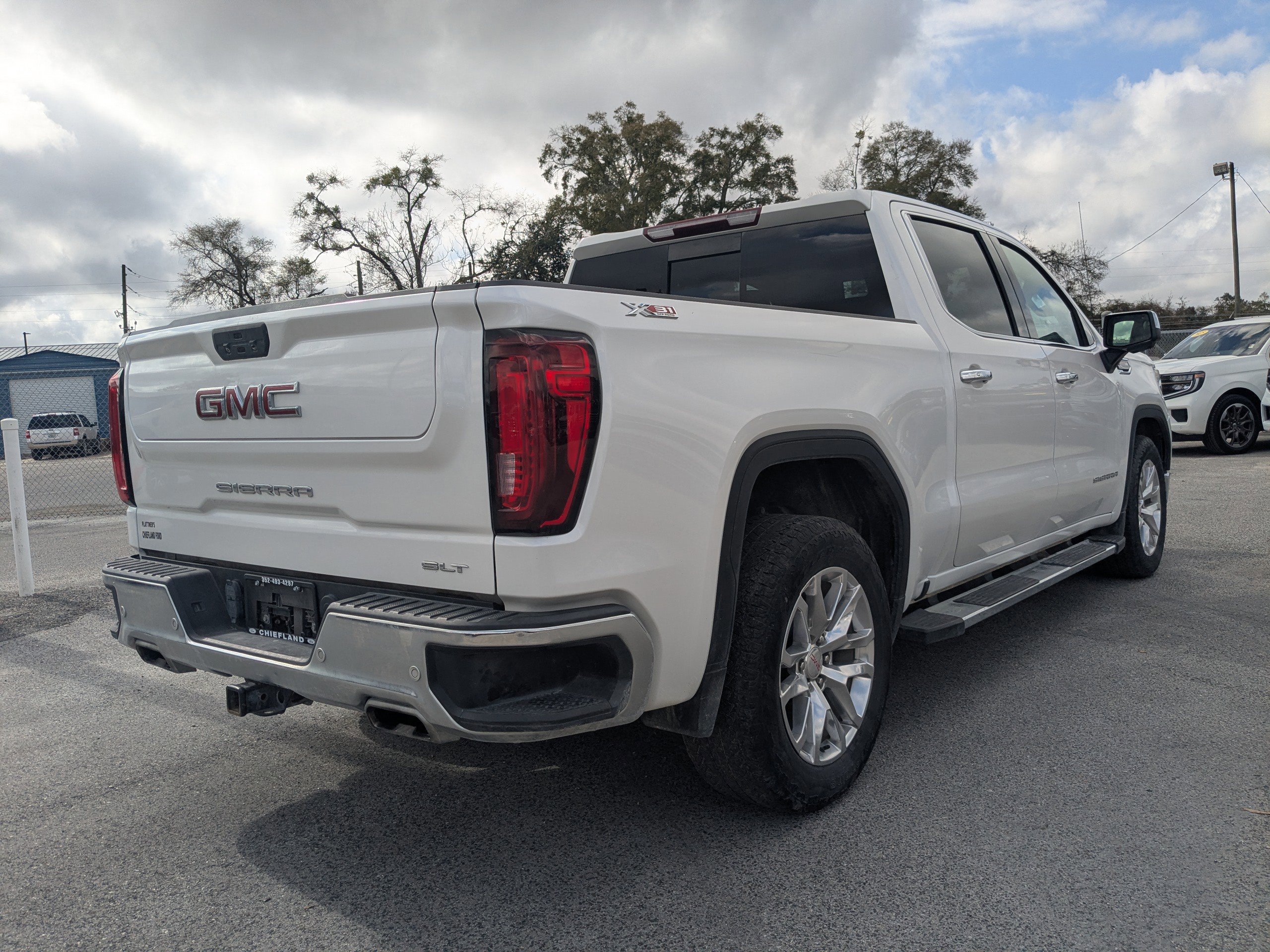 Used 2022 GMC Sierra 1500 SLT w/ SLT Premium Plus Package image 5