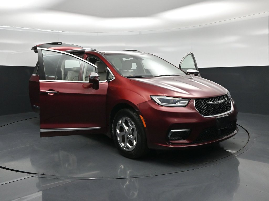 Used 2021 Chrysler Pacifica Limited w/ Premium & Safety Sphere Group AWD/4WD image 32