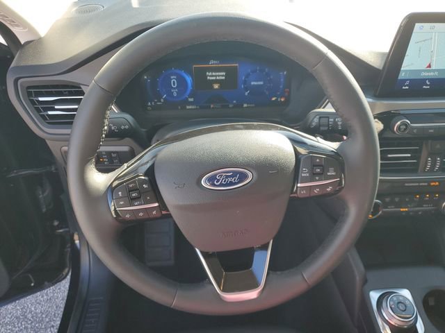 Certified 2022 Ford Escape Titanium w/ Class II Trailer Tow Package image 23